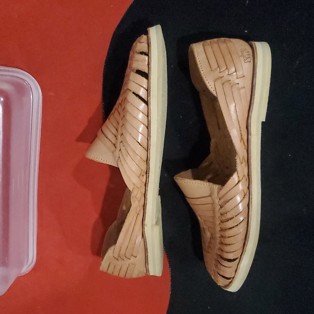 Elegant Tan Leather Loafers - Picture 7 of 11